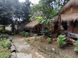 Bamboo Hut Resort and Restaurant, Hotel in Ko Man Nai