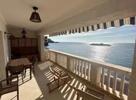 Beachfront Four Bedroom Apartment