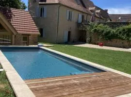 Maison de charme - Piscine chauffée - Bouzic