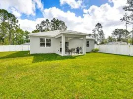 7 Mi to Flagler Beach Breezy Stay with Pool Access!