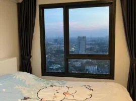 1BR Free pool&gym fast WIFI Airport Link