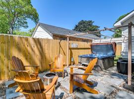 Private Hot Tub and Cold Plunge Fayetteville Gem!, hotel v destinaci Fayetteville