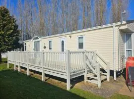 Lovely Caravan At Manor Park, Nearby Hunstanton Beach In Norfolk Ref 23029T