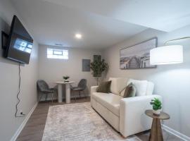 A Charming Modern Chic Basement Apartment、シカゴのアパートメント