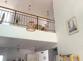Amplio loft acogedor, súper luminoso y seguro, en el corazón de Tigre