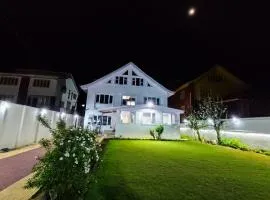 Inframe Cottage