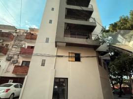 Departamento en Corrientes 3, hotel em Corrientes