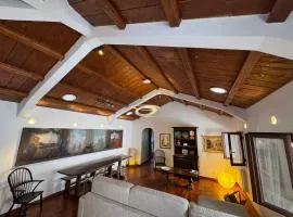 Domus Colosseum, detached house just few steps from the Colosseum