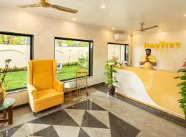 Lime Tree Hotel & One Bed Room Serviced Apartment - Noida Sector 50 Metro with Party Venue