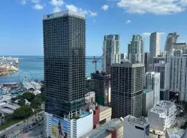Magic Miami Penthouse Balcony Ocean View, Pool Resort, Spa, Heart of Miami