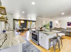 5 Mi to Lake Keowee Stylish Salem Home with Yard!