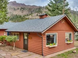 Mountain Retreat at Base of Pikes Peak!