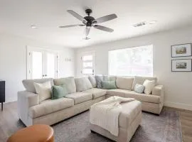 Remodeled 4BR 2BA Steps from Georgetown Square