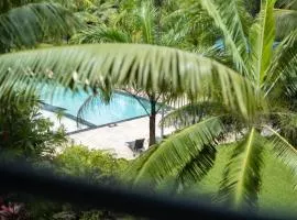 Kewarra Beach Studio Apt with Resort Pool and BBQ