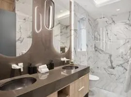 Luxury 3 Bedroom Downtown Home Near Beach