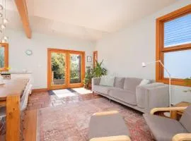 Cozy Heritage Home Near Main St