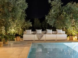 The White Luxury Villa - Private Seaview Villa with Pool by Villa Mana Gers, hotel em Vasilikos