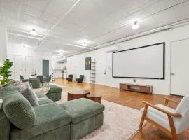 Massive SoHo Loft 4 Bedrooms 2 Bath 7 Beds