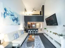 Penthouse Suite Downtown, Top Floor