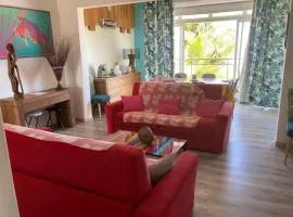 Crystal Beach, vue mer, accès direct plage et piscine, clim
