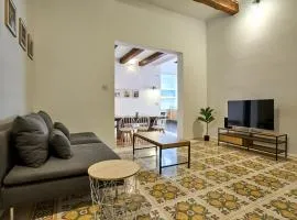 3-Bedroom Apt - 3min to Seafront - High speed WiFi