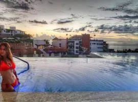 Luxury Condo in Romantic Zone, 2 Blocks from Beach