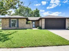 Patio, Fire Pit and Yard Family Home in Pearland