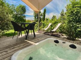 Chambres avec Jacuzzi privatif - Kassiopée Bed & Spa, Hotel in Albi
