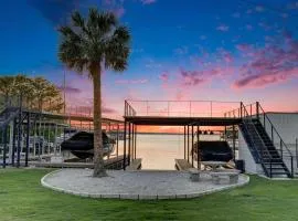 Luxury waterfront Villa Heated pool and sauna