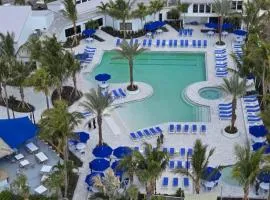 Beach Getaway - Ocean beach, tennis, golf, pool with tiki bar