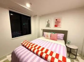 2Bedrooms, CBD SkyTower, FREE parking, Air con