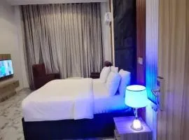 House 516 Luxury Hotel