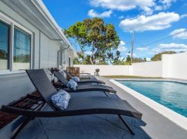 Relax in Lakeland Home, Swim, Pool, Arcade LegoLand, Disney, Bush Garden, hótel í Lakeland
