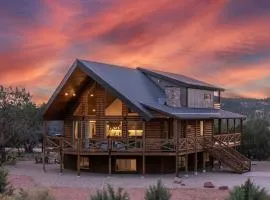 Copper Rock Ridge- Luxury, Pool Table, Hot Tub between Zion and Bryce