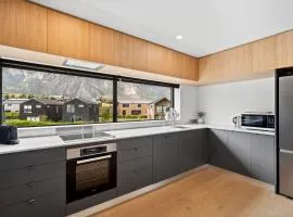 Remarkable Modern Living Prime Location