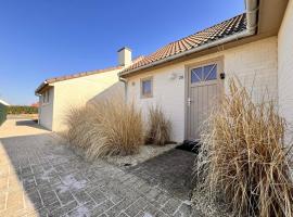 Holiday Home near Beach in Mercator Park, hotel v destinaci Harendijk