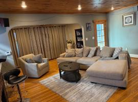 3 bedroom stylish house, hotel en Buffalo