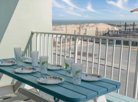 2 Bedrooms with beach views and in walking distance to Seacrets!, Hotel in Ocean City