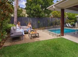 Pet friendly Holiday home with pool on Alex