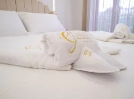 B&B Moon Greeting - design dream's