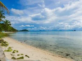 Beachfront Wooden Beach House 3br Sunset View