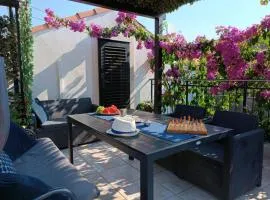 Holiday Home By The Sea - Nina & Kate
