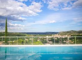 gite location climatisé avec Piscine commune en Ardèche