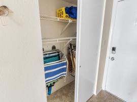 Ocean View 2-Bedroom Condo at Excalibur Perfect Coastal Getaway, hotel a Ocean City