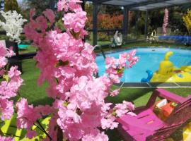 La Roulotte du Parc, hotel v destinácii Saint-Priest-des-Champs