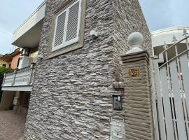 Valendriu's House 2, hotel v destinaci Scafati