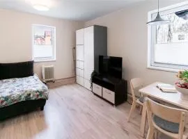 Veerenni studio, modern & central.