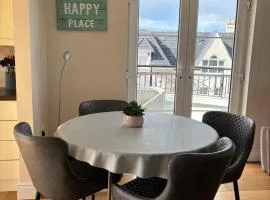 Portrush West Strand, Seaviews, 2 balconies sleeps 6