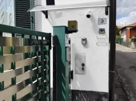 Ca' de' Mari at Como - Switzerland - Private Parking - Self Check-In