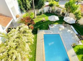 Villa Kayan in fayed, hotel com piscina em Fayed